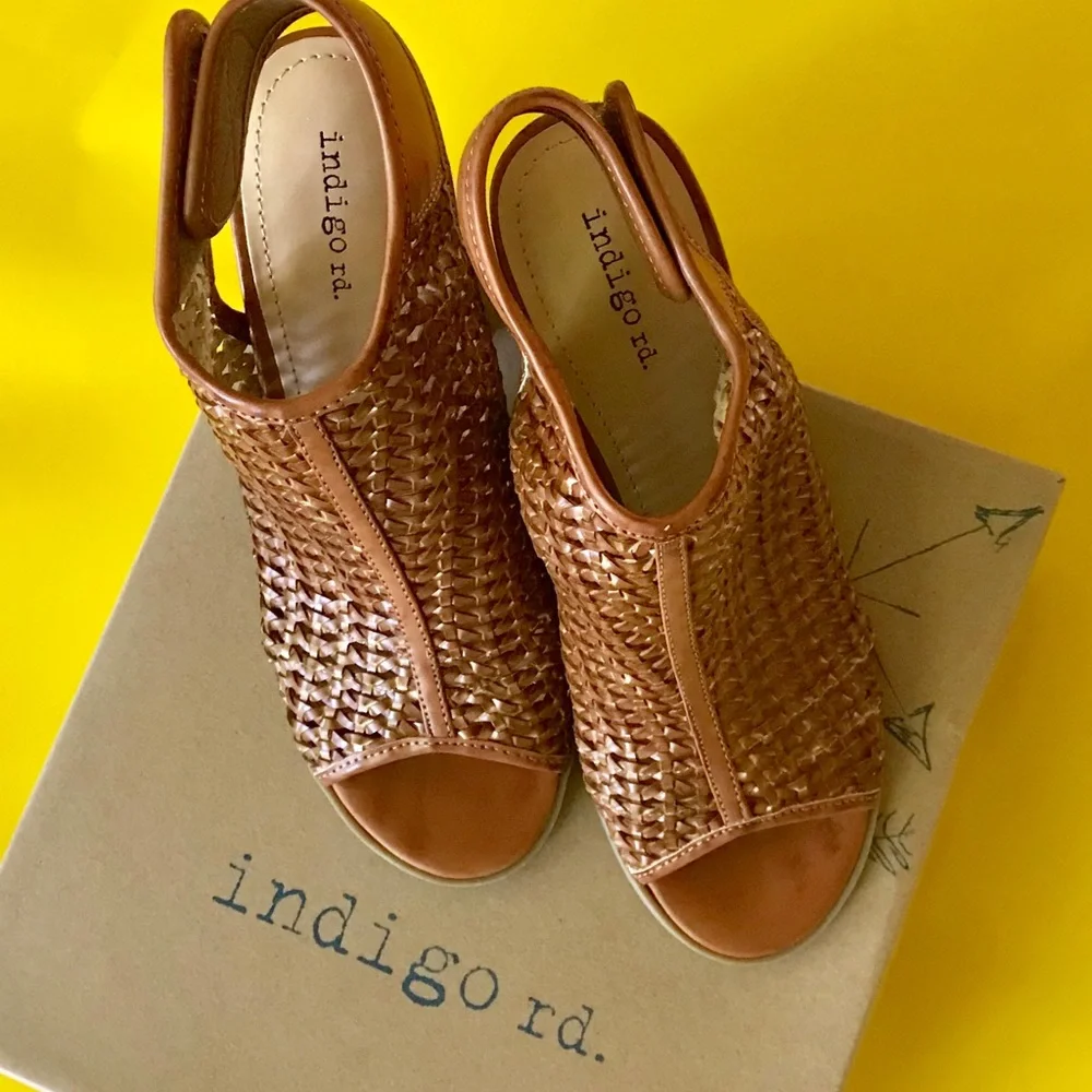 Indigo Rd. Sandals - Picture 4 of 7